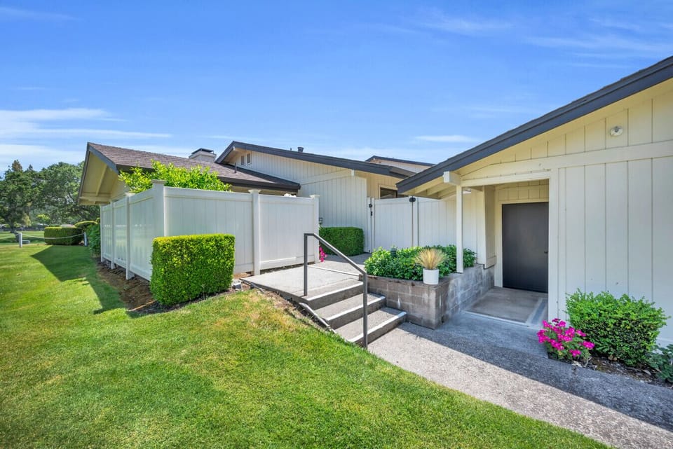 Welcome to your Napa hideaway!