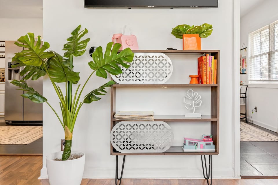 Retro-Inspired Accents with a Nod to Palm Springs Style