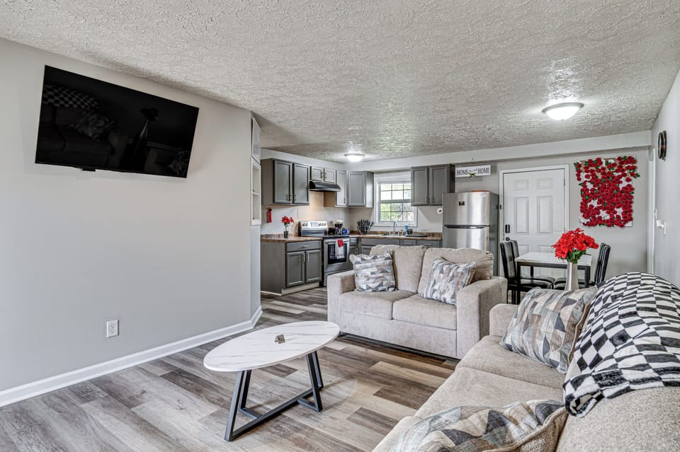 Indianapolis Vacation Rental | 3BR | 1BA | 840 Sq Ft | 2 Steps Required