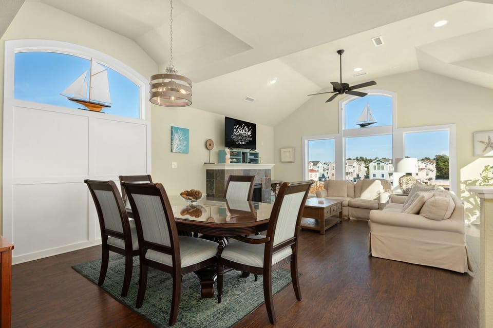 CB44: Rhapsody in Blue | TL Dining Area - Seating for 6