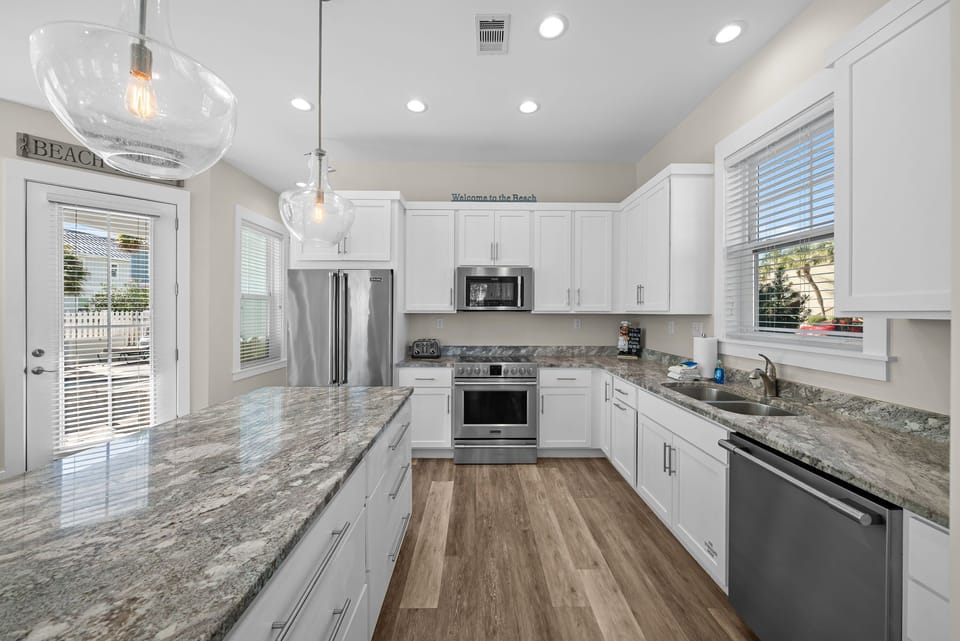 Pura Vida |Kitchen area | 1st floor