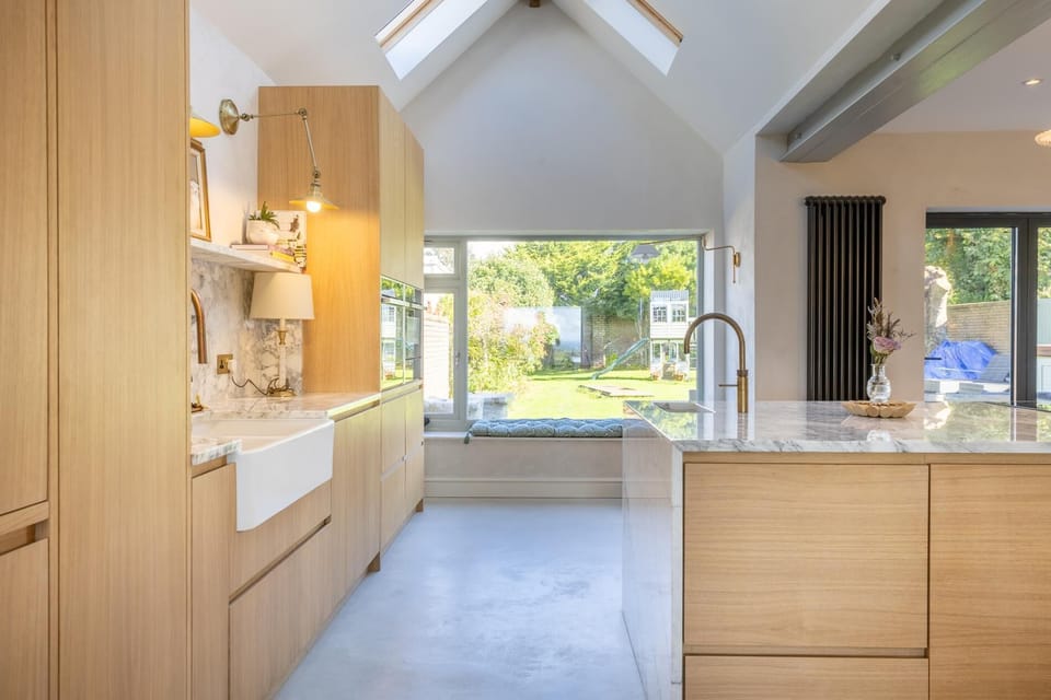 Seaview House - 5 Bedroom - Southgate (9402)