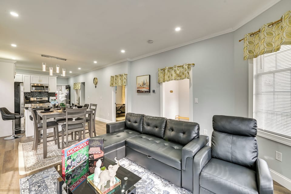 Schenectady Vacation Rental | 2BR | 1BA | 1,400 Sq Ft | 6 Steps Required