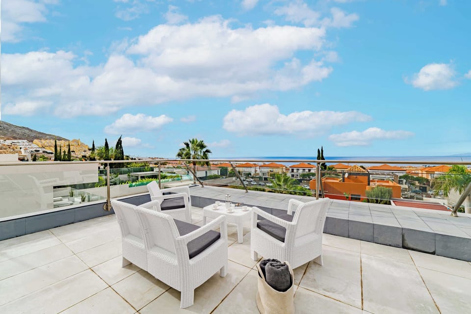Chic Rooftop Lounge with Ocean Horizon Views - Sip Morning Espresso or Toast Sunset Moments Above Costa Adeje
