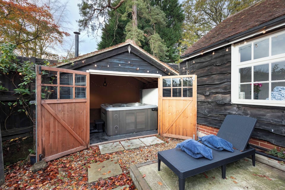 Hot tub shelter 
