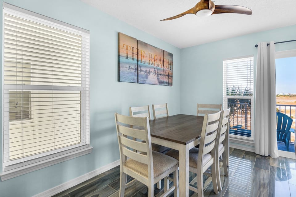 Seating for six at the dining table