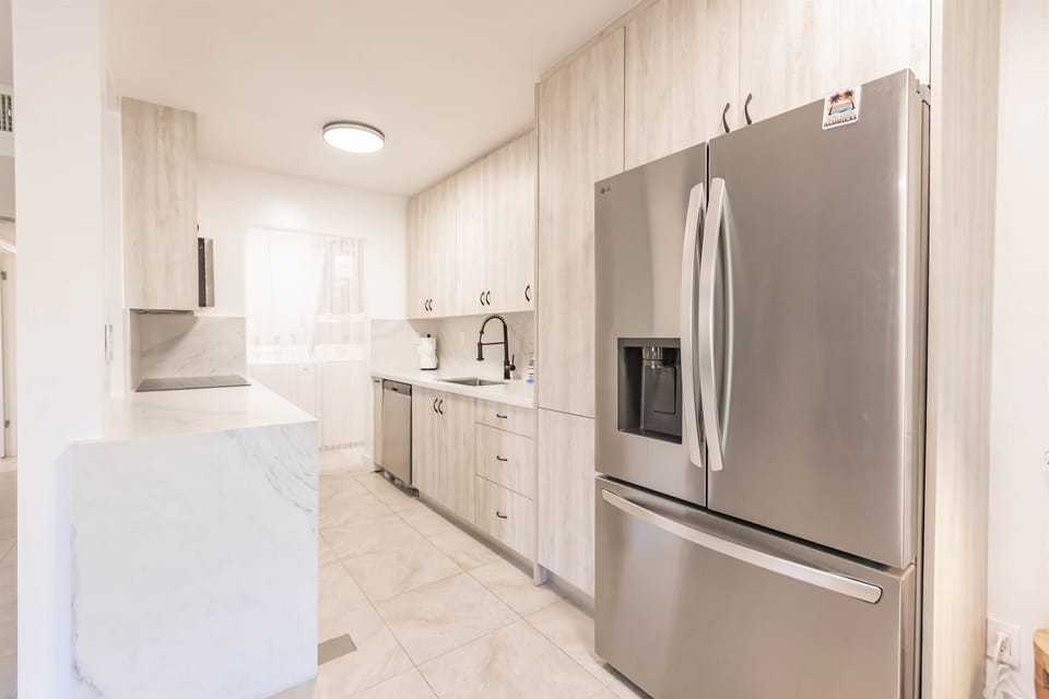 Fox Tide fully equipped kitchen