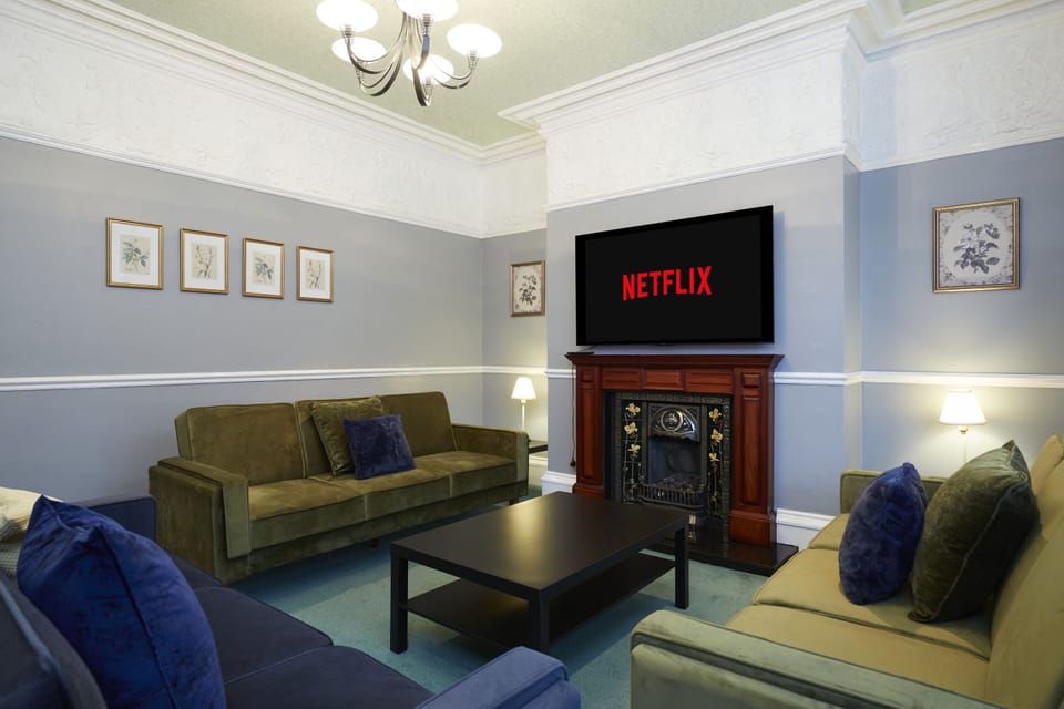 Warm lounge for restful moments