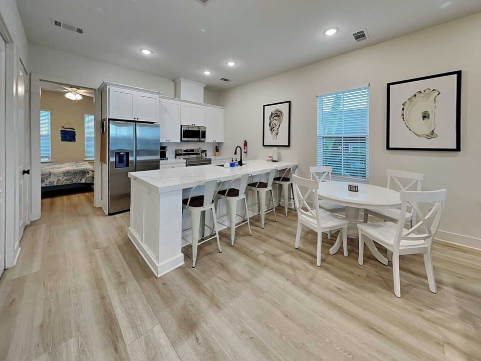 Dining Area - Seating For 4 + Countertop Seating for 4 - Second Floor