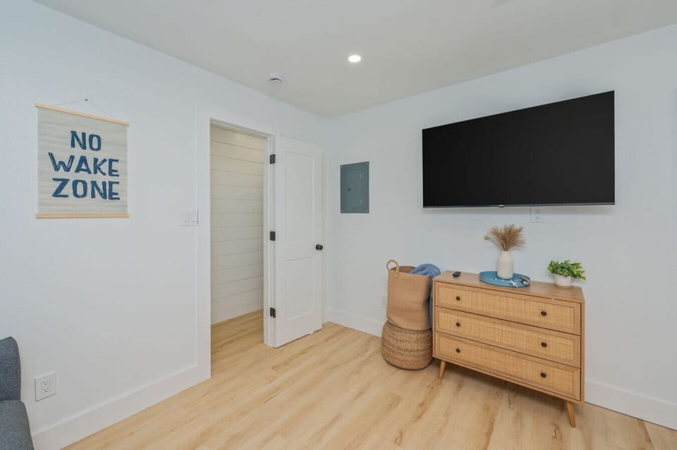 Well-equipped space with entertainment and practical drawer storage