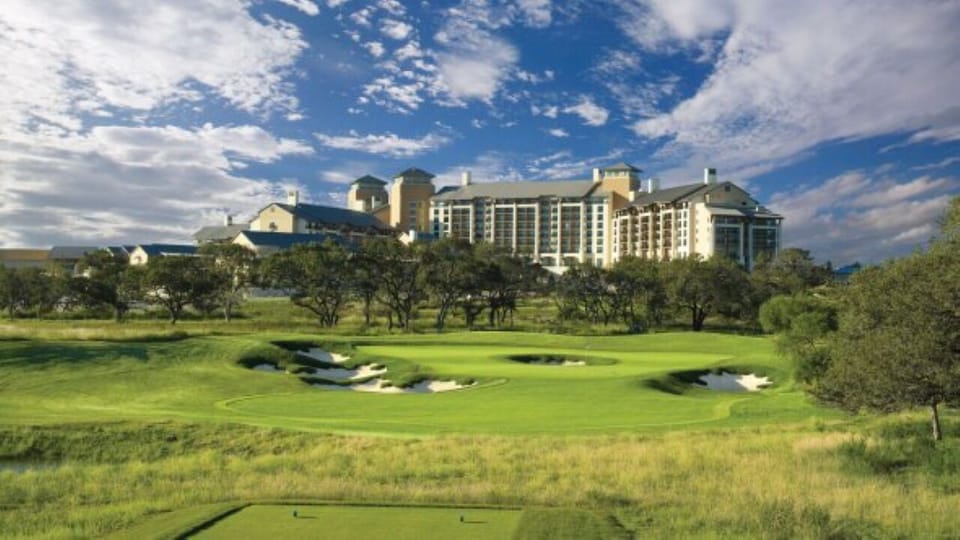 Corpus Christi Country Club – 3 miles