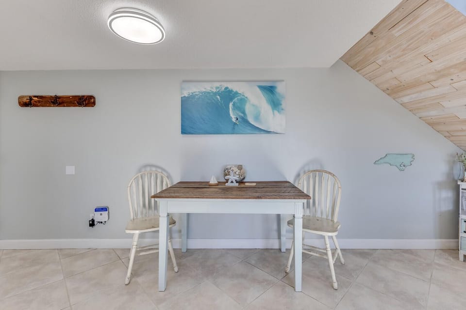 Paradise Found-large-013-028-Eating Area-1500x1000-72dpi