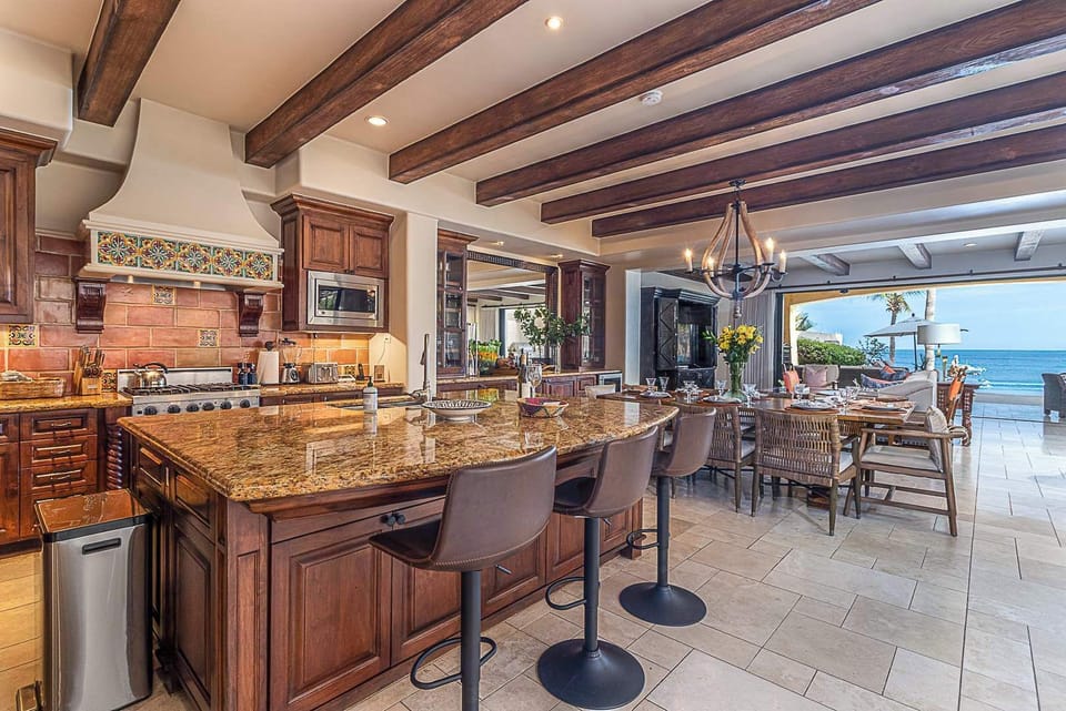Open kitchen with breakfast bar