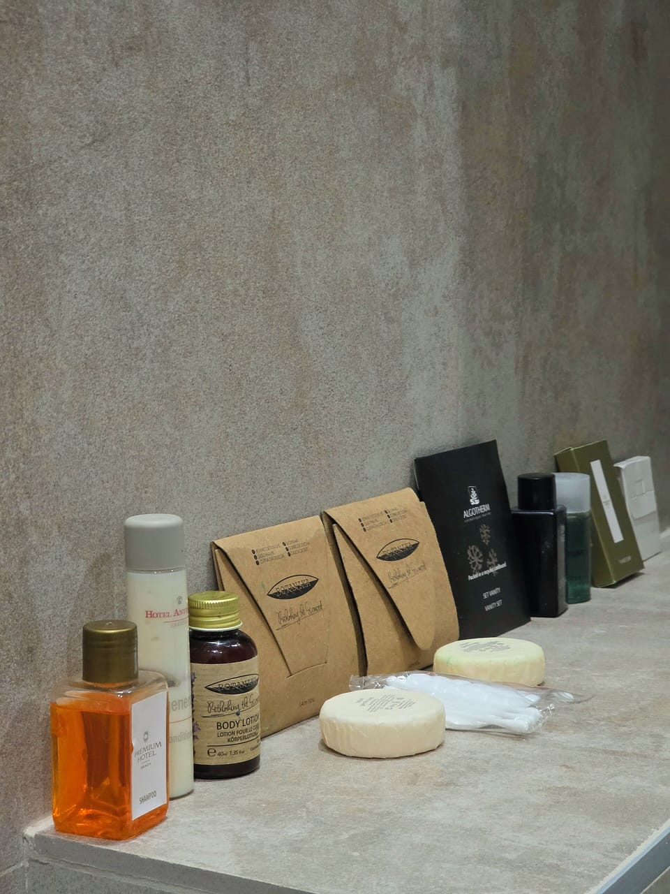 Bathroom amenities
