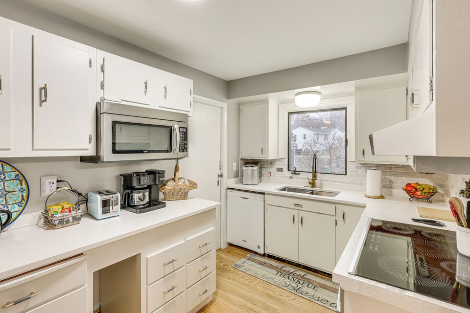 Apartment Interior | Central A/C & Heating | Free WiFi