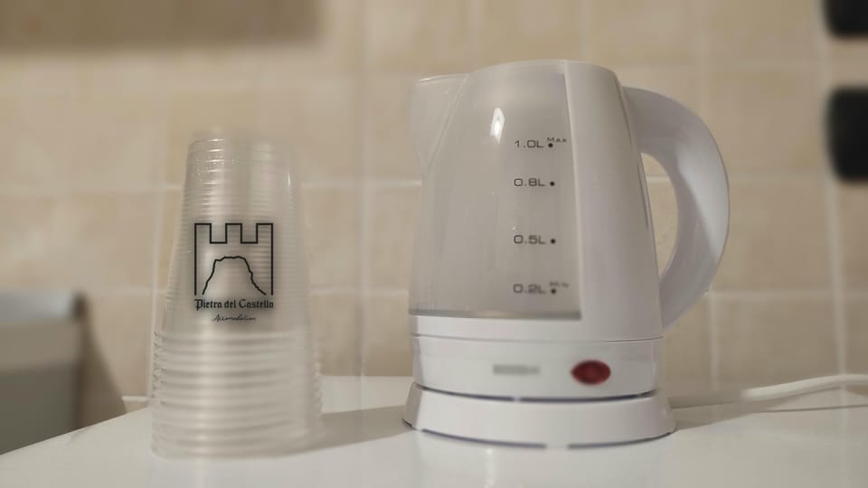 Tea kettle