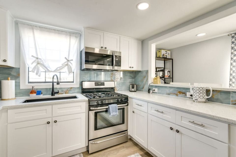 Modern Kitchen (Upper Unit) | Stainless Steel Appliances | Bright Window | Ample Counter Space