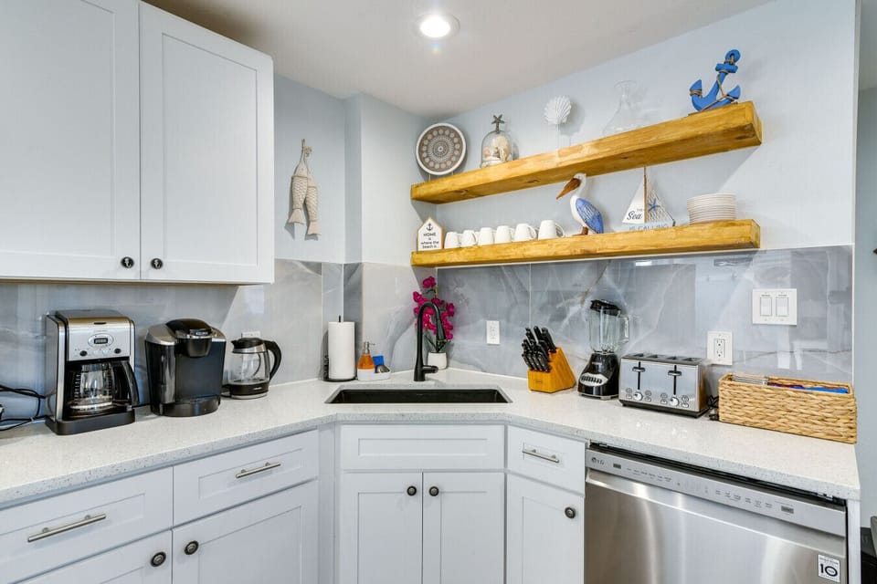 Kitchen Detail | Fully Equipped with Coffee Makers, Blender & Cookware Essentials