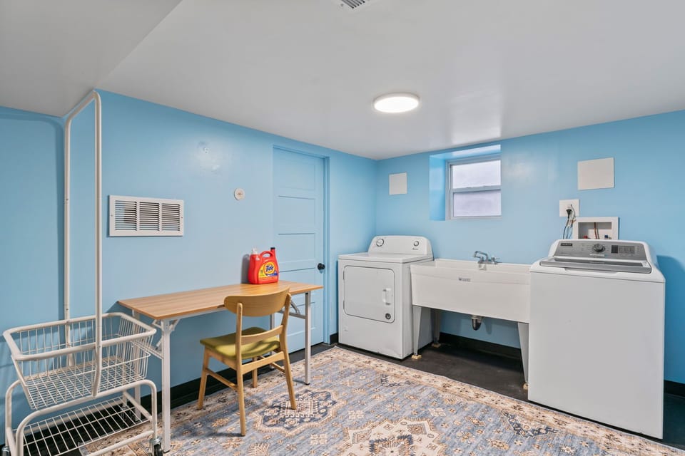 Complimentary laundry with washer, dryer, and sink