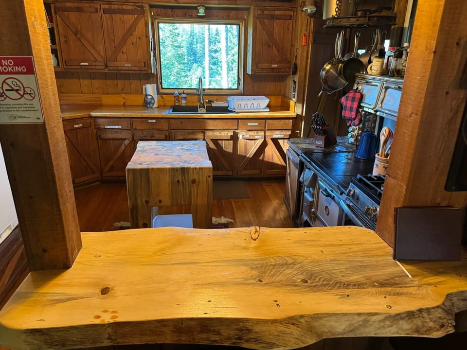 Breakfast bar with stools.