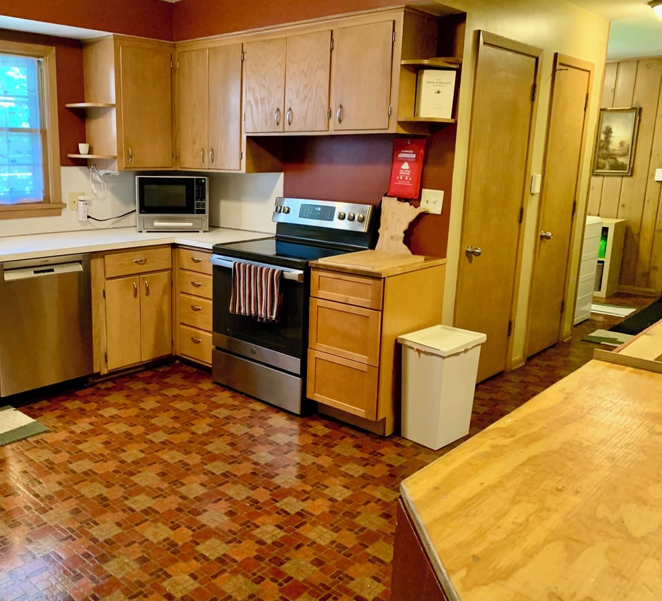 More kitchen!
