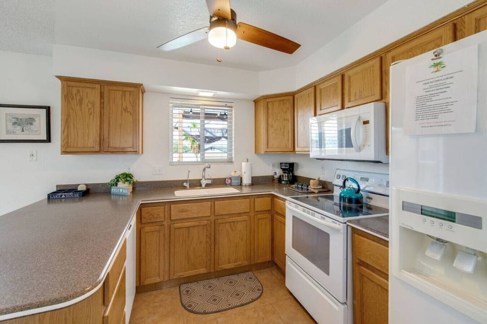 Well-stocked kitchen featuring full-size appliances
