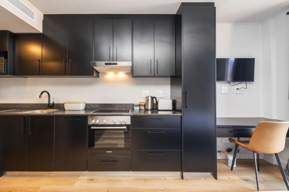 Modern City Studio at The Tokyo with Pool & Gym (32238)