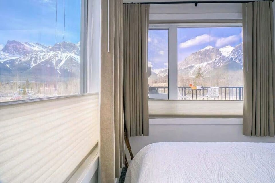 3rd Bedroom with mountain view