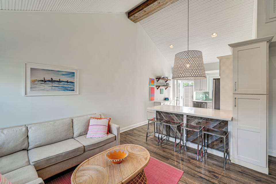 Living Room | Central A/C & Heat | Free WiFi