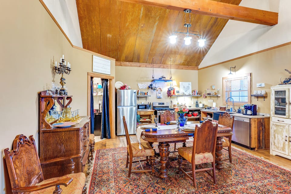 Dining Table | Kitchen