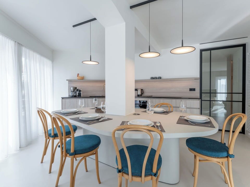 Interior Design, Furniture, Flooring, Light Fixture, Wood, Ceiling, Floor, Kitchen & Dining Room Table, Lighting, Dining Room