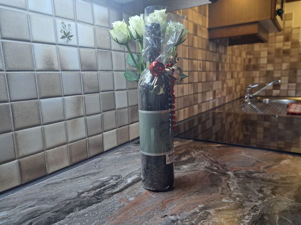 Tile, Natural Material, Kitchen, Marble, Countertop