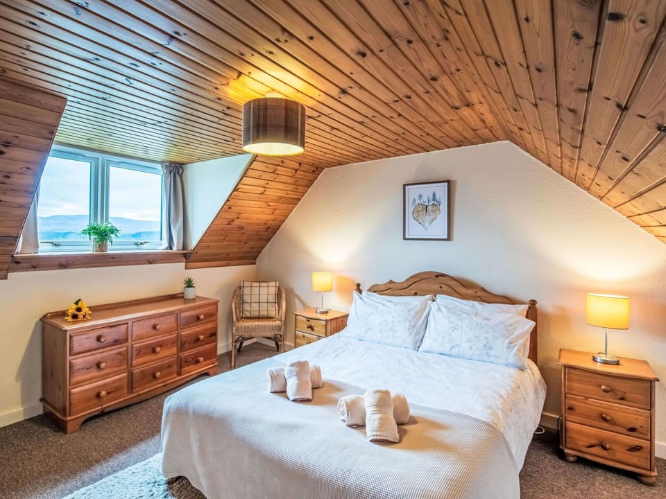 Bed, Furniture, Bedroom, Interior Design, Bedding, Bed Sheet, Wood, Floor, Ceiling, Flooring