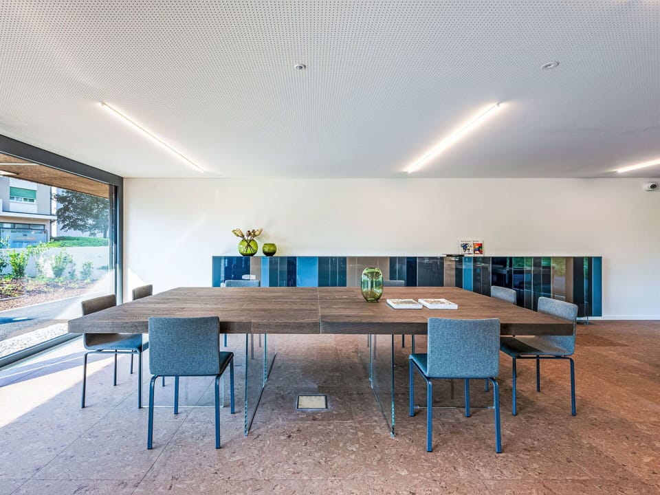 Interior Design, Wall, Flooring, Wood, Ceiling, Furniture, Floor, Room, Lighting, Apartment