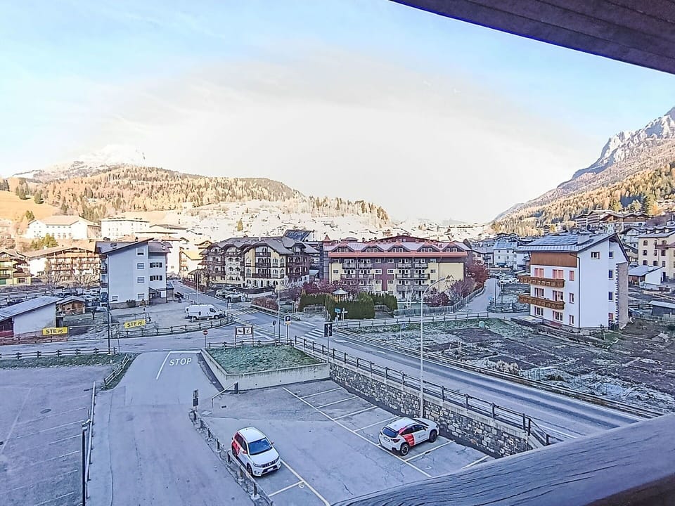 Apartment, Condominium, Swimming Pool, Dock, Marina, Resort, Hotel, Resort Town, Walkway