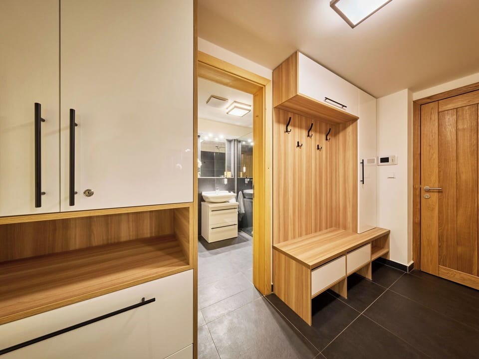 Flooring, Wood, Floor, Interior Design, Ceiling, Wood Flooring, Lighting, Cabinetry, Furniture, Room