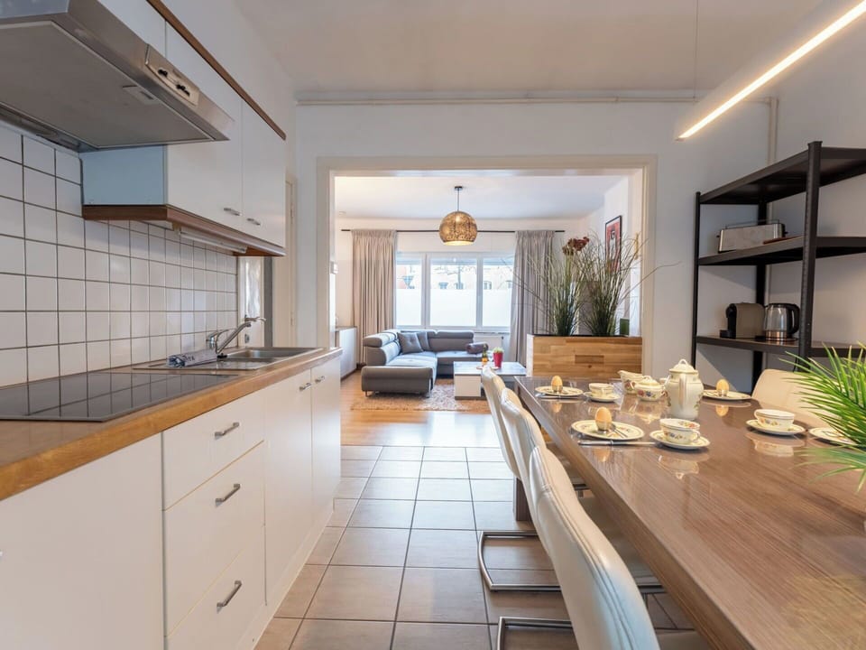 Interior Design, Flooring, Furniture, Countertop, Floor, Ceiling, Kitchen, Wood, Room, Cabinetry