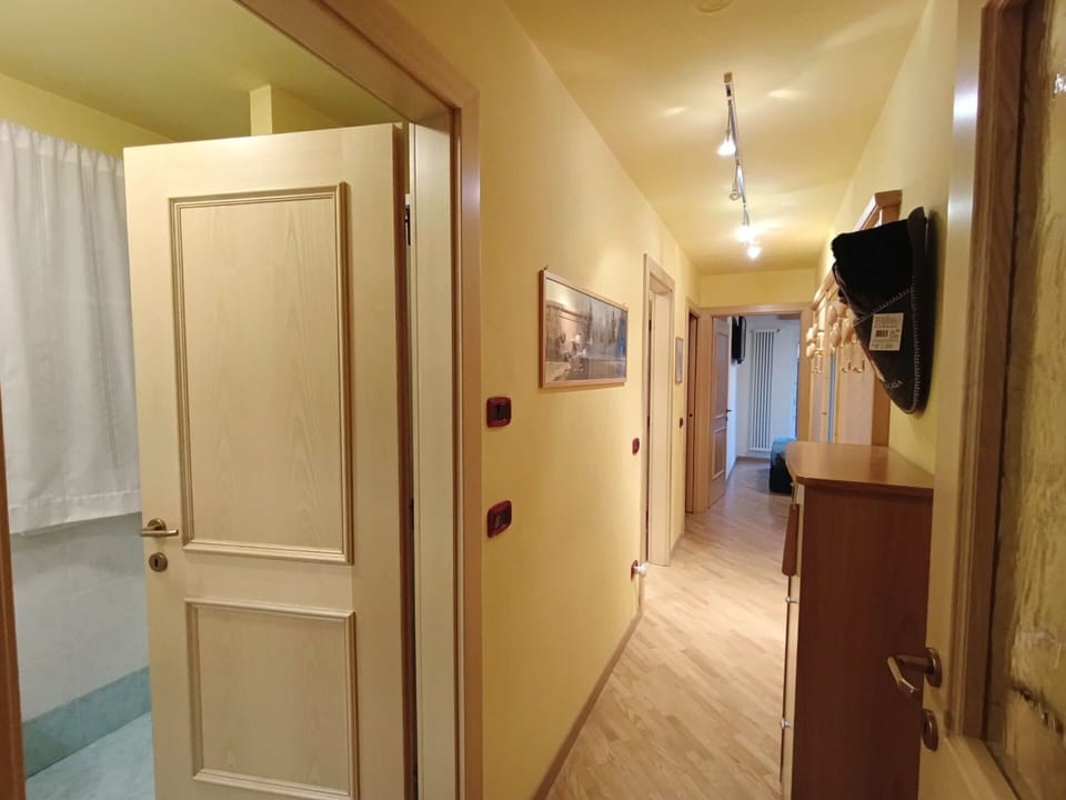 Flooring, Wall, Floor, Wood, Door, Wood Flooring, Interior Design, Ceiling, Room, Hardwood