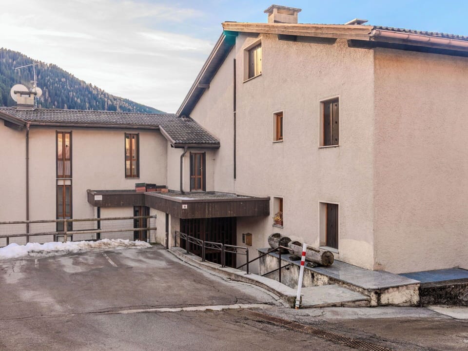 Winter, Freezing, Mountain Village, Balcony