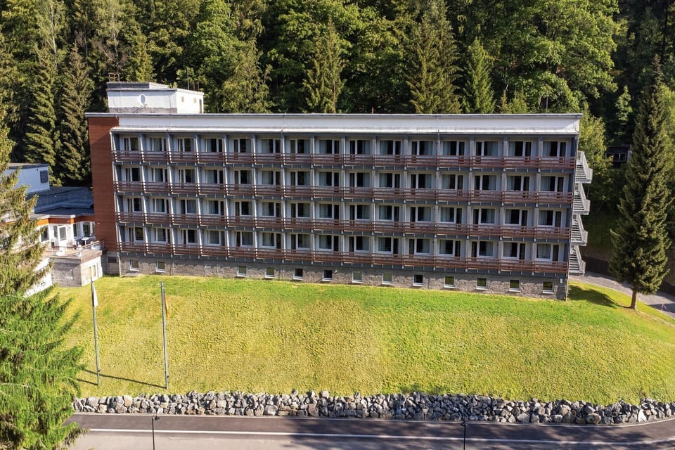 Hotel Exterior [summer]