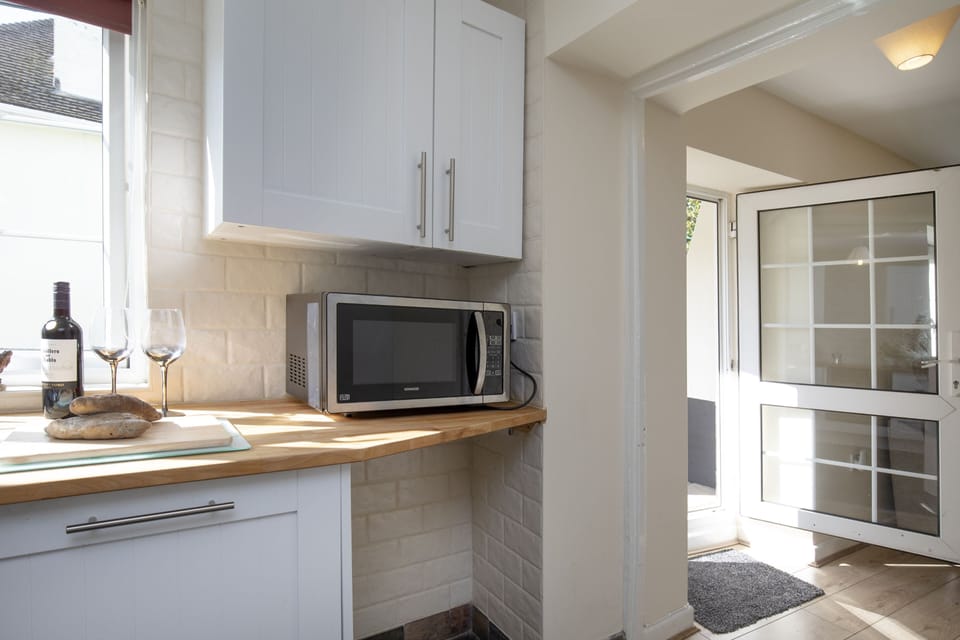 Ashford Holt House, Barnstaple: Ground floor, Kitchen leading out to private patio area