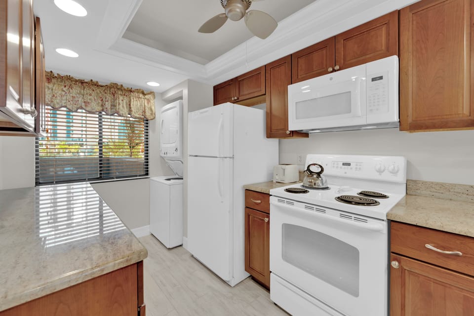Fully equipped kitchen Fairview Isles 113