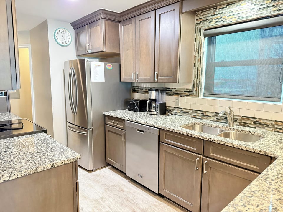 Palms #305 Kitchen