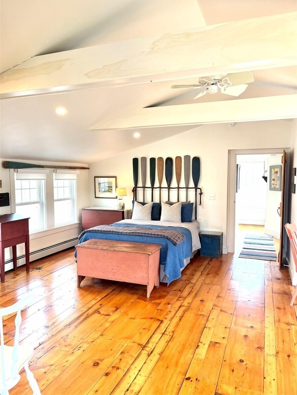2nd level bedroom with sitting area