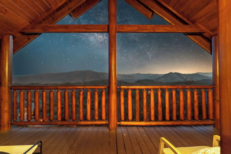 Enjoy a cup of coffee or a glass of wine while enjoying the view. 