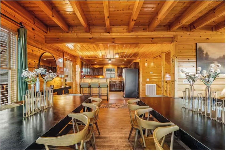 Gather, cook, and dine together in this bright, open kitchen and dining space. 
