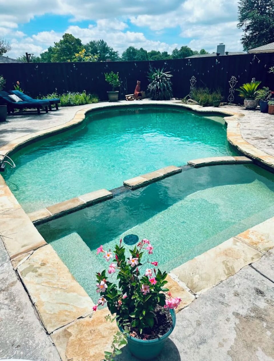 9' pool and large hot tub!