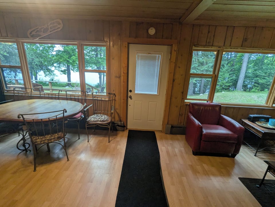 indoor dining, indoor, dining table, unit views, daytime