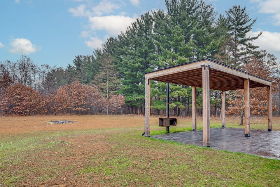 Gazebo | Wood-Burning Stove | 5-Acre Yard