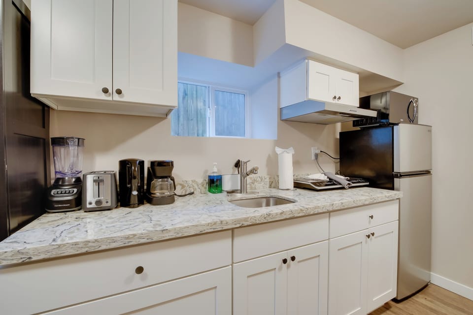 Kitchenette | Drip Coffee Maker | Blender | Toaster | Cooking Basics